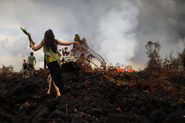 La cosmovisión vincula al volcán Kilauea con Pele, la diosa del fuego. Foto: AFP   