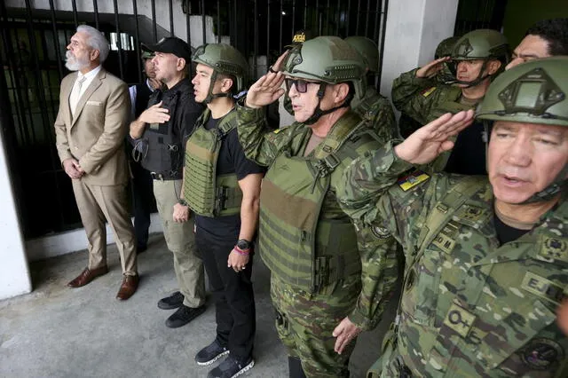 La presencia de las Fuerzas Armadas en el combate de la delincuencia recibió un voto aprobatorio de 73%. Foto: AFP.   