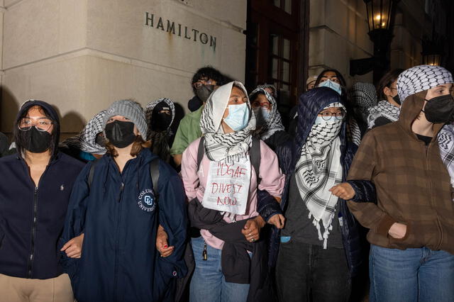  Alumnos de Estados Unidos siguen firmes con la decisión de hacer escuchar su voz hasta que finalice la guerra entre Israel y Gaza. Foto: AFP   