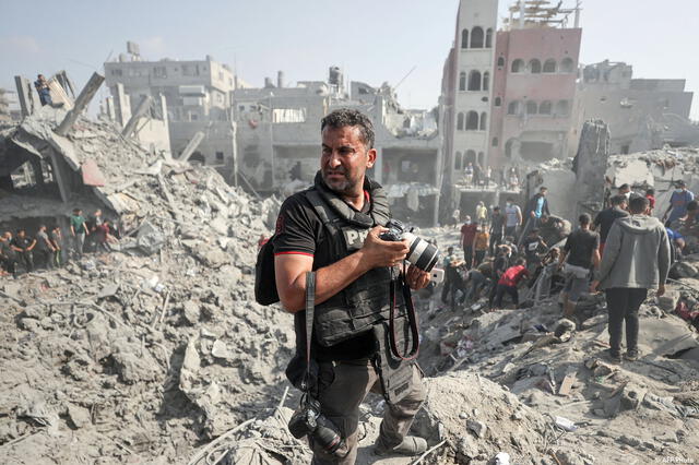 Los periodistas palestinos fueron premiados por su valentía al cubrir el conflicto en Gaza. Foto: AFP   