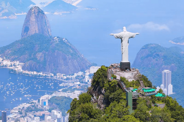 Río de Janeiro es la ciudad de Brasil donde se encuentra el Cristo Redentor. Foto: Freepik   