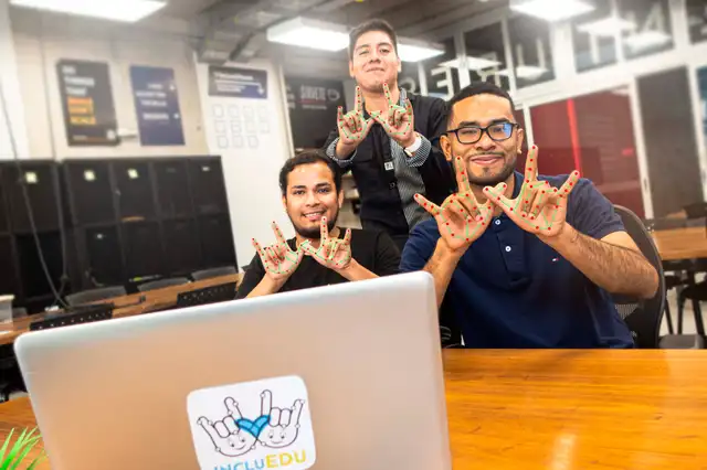  El logo de IncluEdu significa te amo en todas las lenguas. Foto: cortesía.   