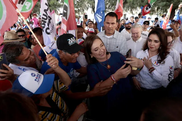  Xóchitl Gálvez pasó del 28% al 30% en intención de voto. Foto: AFP.   