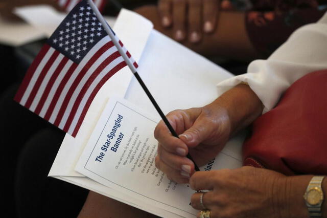  La ciudadanía americana es un factor fundamental para tramitar documentos en Estados Unidos. Foto: The Angeles Times. 