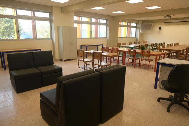 Biblioteca también contará con sillones y espacios de lectura. Foto: Minedu    