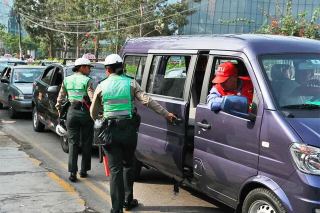 Presidenta de ATU aseguró que accidentes de tránsito serían provocados, en su mayoría, por autos informales. Foto: ATU   