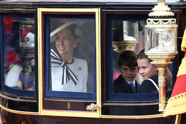  Kate Middleton estuvo acompañada por sus tres hijos: el príncipe George, la princesa Charlotte y el príncipe Louis. Foto: AFP<br>    