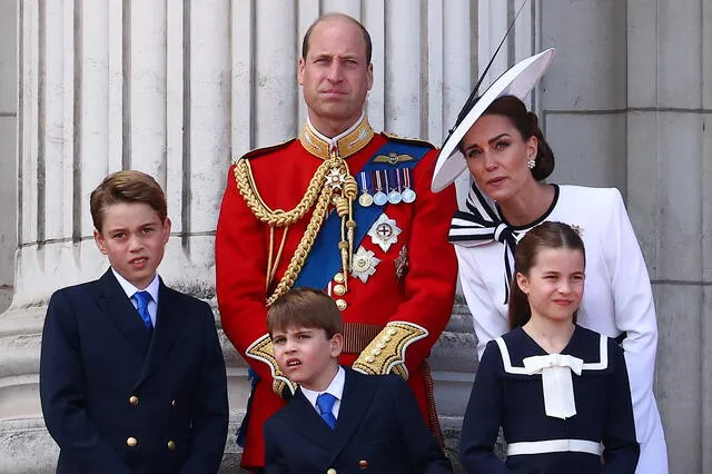  El príncipe William se mostró con sus 3 hijos y su esposa Catalina. Foto: AFP<br&gt; 