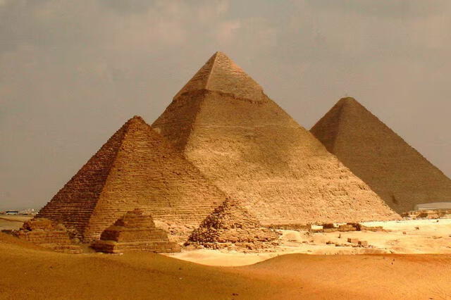  Las pirámides de Egipto son la única maravilla del mundo antiguo que se puede visitar. Foto: La Nación<br>    