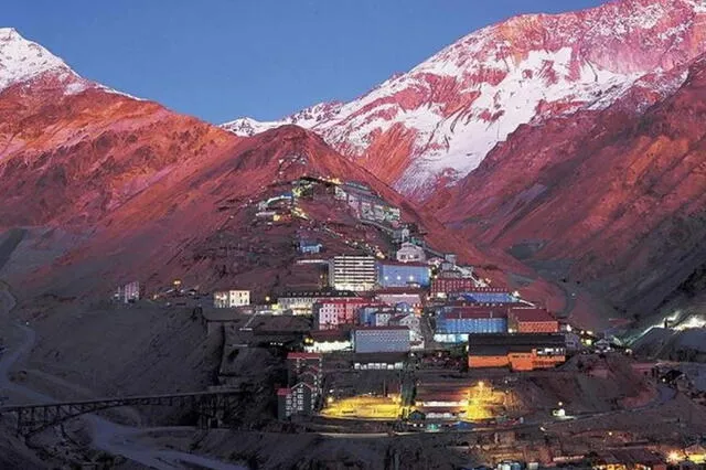 Fundado en 1905, Sewell fue un próspero campamento minero dedicado a la explotación de la mina subterránea de cobre más grande del mundo, El Teniente. Foto: Pexel   