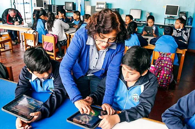  La Ley 31495 beneficia a los docentes del país. Foto: El Peruano    