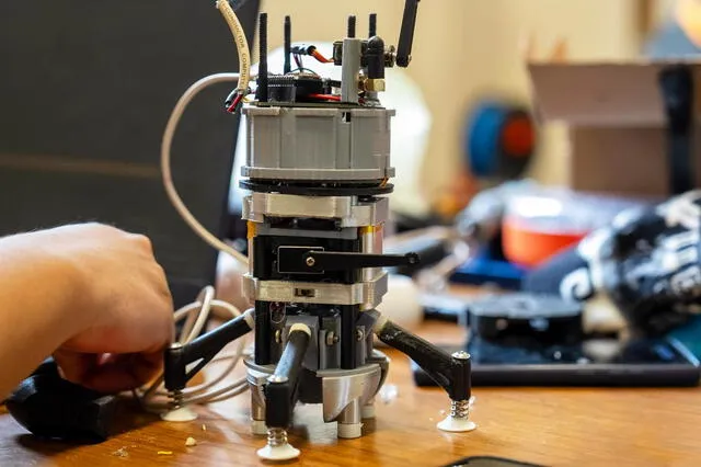  Estudiantes construyeron un picosatélite, satélite de menor tamaño y costo. Foto: UNI    