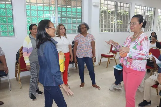 Los acudientes de los estudiantes deberán de acudir a la Escuela para Padres a partir del 19 de agosto de este año. Foto: Meduca   