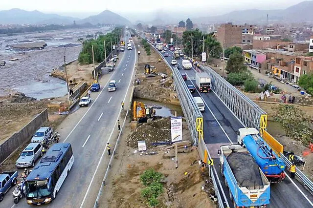  La norma autoriza el mejoramiento y la ampliación del servicio de movilidad urbana en la intersección de las avenidas Las Torres y Ramiro Prialé. Foto: Andina/Difusión    