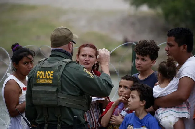  Estas leyes, impulsadas por el gobernador Ron DeSantis, buscan reforzar el control migratorio y aumentar las penas de cárcel. Foto: Los Ángeles times    