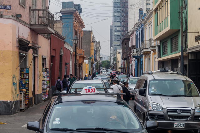 De acuerdo al ranking internacional presentado por el portal web, Lima, capital peruana, alcanza a perder 157 horas de manera anual. Foto: AAP.   