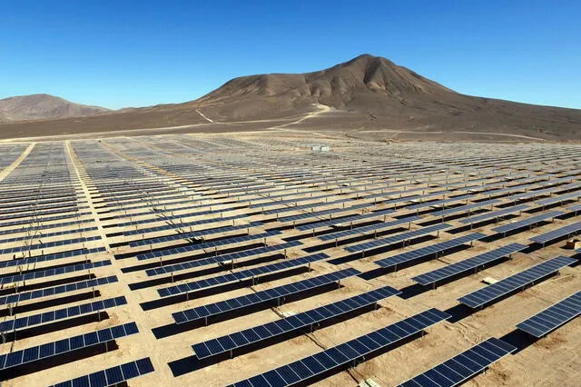  Los países de todo el mundo están invirtiendo fuertemente en el desarrollo de fuentes de energía renovables como la solar, eólica, hidroeléctrica y geotérmica. Foto: Xataca   