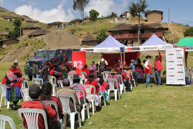  Punto de entrega de ayuda económica por carrito pagador en el Vraem. Foto: Andina.   