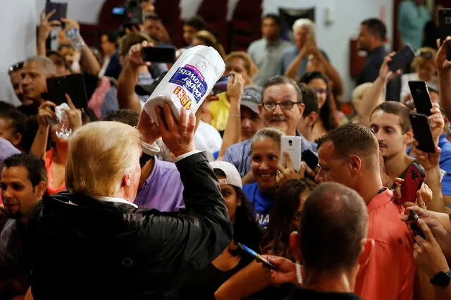 El magnate generó críticas tras su última visita a Puerto Rico en 2017. Foto: CNBC.    