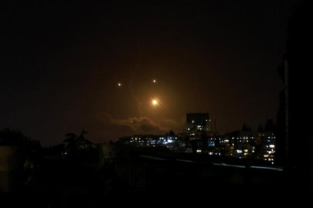 Los Guardianes de la Revolución iraníes afirmaron que un ataque con misiles en curso contra Israel el 1 de octubre respondía al asesinato del jefe de Hezbolá, Hasán Nasralá, la semana pasada, así como al del líder de Hamás. Foto: AFP   