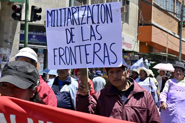 Los dirigentes del Trópico de Cochabamba, liderados por Dieter Mendoza de la Federación Mamoré-Bulo Bulo, asumen un tono cada vez más desafiante frente al gobierno. Foto: AFP.   