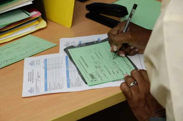  Cheques de pago del PASE-U. Foto: ECO TV Panamá   