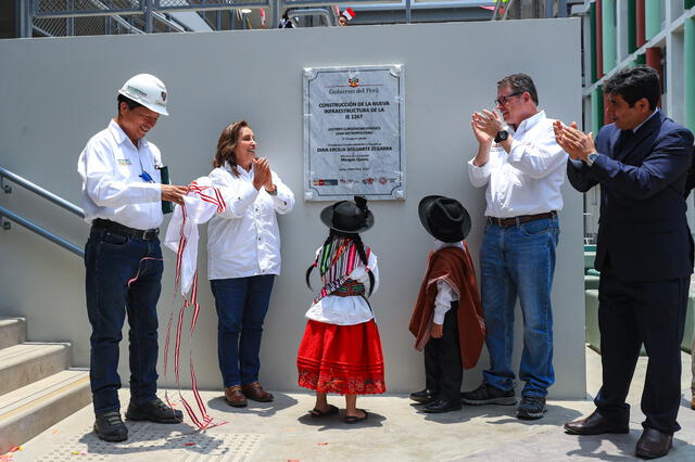 Dina Boluarte acudió a Chosica a inaugurar una escuela del Bicentenario. Foto: Presidencia   