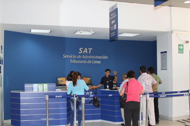 Se puede pagar una papeleta a través de la página web del SAT. Foto: Andina   