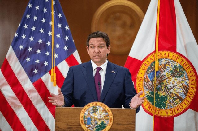 El gobernador DeSantis firmó el proyecto de ley en marzo de 2024. Foto: Bradenton Herald    