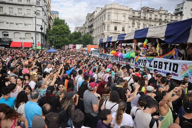 La Marcha del Orgullo no solo es un evento de celebración, pues también resulta de recordatorio sobre las luchas históricas. Foto: AFP.   