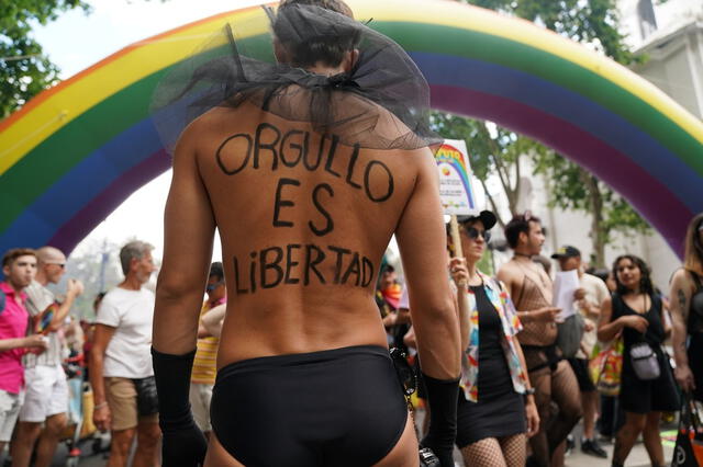 Las imágenes de esta jornada reflejan el compromiso de miles de personas que defienden un país más inclusivo. Foto: Emmanuel Fernández / Clarín.   