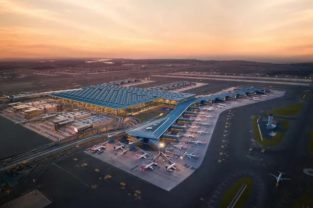 El aeropuerto de Estambul es reconocido como el mejor conectado del mundo por la firma Cirium, destacándose en rutas y accesibilidad global. Foto: WIOT Group   