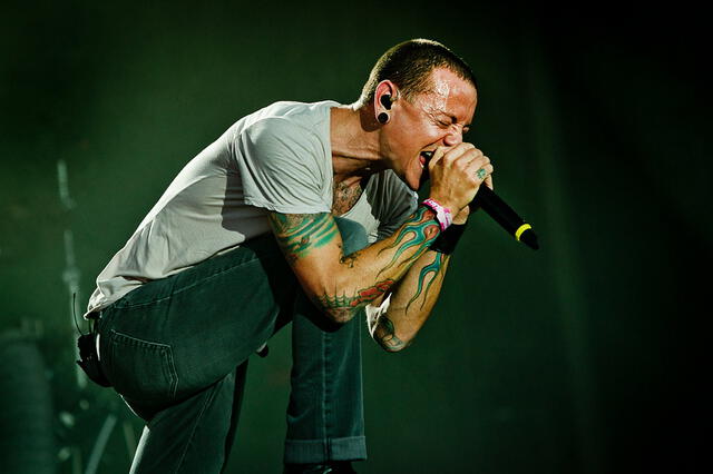 Charles Bennington fue conocido por ser el vocalista principal y compositor de la banda Linkin Park.   