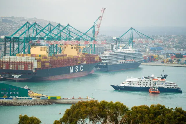 El Puerto de San Antonio, con el apoyo de 34 empresas interesadas, busca aprovechar la situación geopolítica y ha establecido acuerdos socioambientales con pescadores locales para facilitar su modernización. Foto: Puerto de San Antonio   