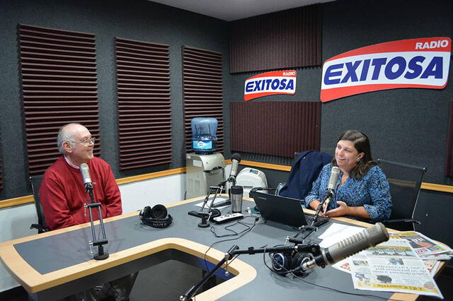  El señor Ladislao Thierry-Tiry entrevistado por Rosa María Palacios para Radio Exitosa. Foto: Radio Exitosa   