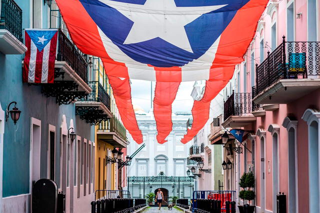  Las celebraciones de los feriados en Puerto Rico suelen incluir desfiles, fiestas, comidas tradicionales y actividades familiares. Foto: NBC   