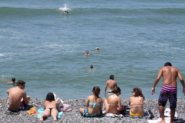 Se espera que miles de personas visiten las playas de Lima este verano 2025. Foto: Andina   