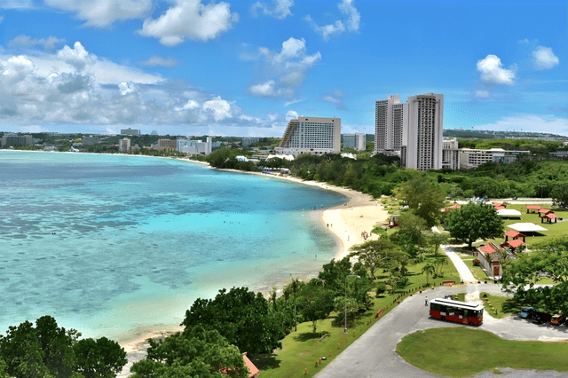  Guam es conocida por sus playas de arena blanca, arrecifes de coral y una rica biodiversidad marina. Foto: Etic Hotels<br>    