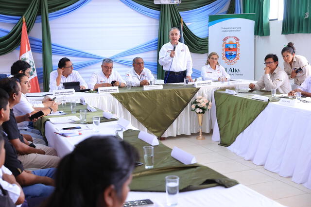  Ministro de Energía y Minas asistió a la Mesa de Trabajo Multisectorial en Piura. Foto: Minem   