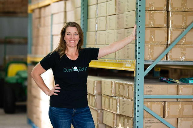 Beth Fynbo es una empresaria californiana que estaría a punto de perderlo todo por drásticas medidas comerciales por parte de Donald Trump. Beth Fynbo es una empresaria californiana que estaría a punto de perderlo todo por drásticas medidas comerciales por parte de Donald Trump.