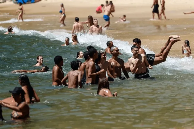 El alcalde Eduardo Paes justifica la medida en pro del orden urbano y la seguridad. Foto: EFE El alcalde Eduardo Paes justifica la medida en pro del orden urbano y la seguridad. Foto: EFE