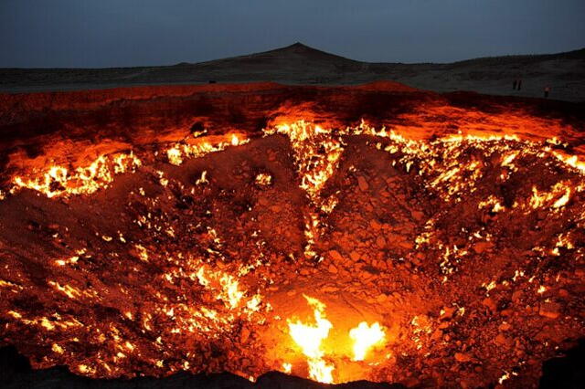 La "Puerta al Infierno" arde debido a los depósitos de gas metano en su interior. Foto: Wikimedia La "Puerta al Infierno" arde debido a los depósitos de gas metano en su interior. Foto: Wikimedia