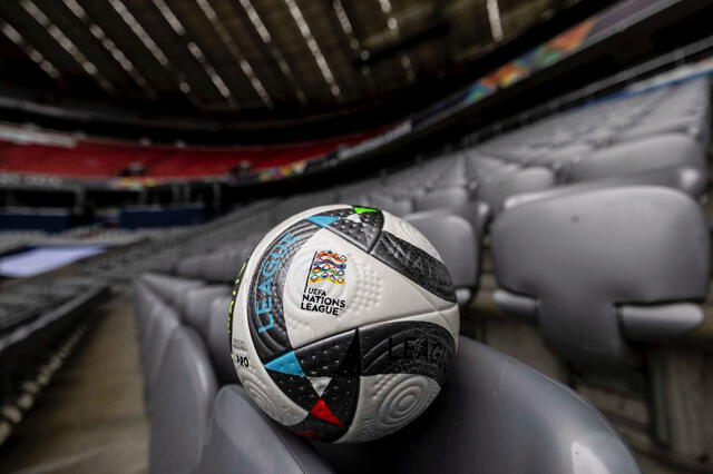 Así luce el balón con el que se jugará la final de la Nations League hoy. Foto: SEFutbol/X Así luce el balón con el que se jugará la final de la Nations League hoy. Foto: SEFutbol/X