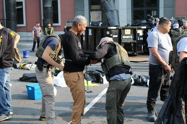 ICE informó que cualquier inmigrante ilegal detenido durante este tipo de operativos podría ser deportado. ICE informó que cualquier inmigrante ilegal detenido durante este tipo de operativos podría ser deportado.