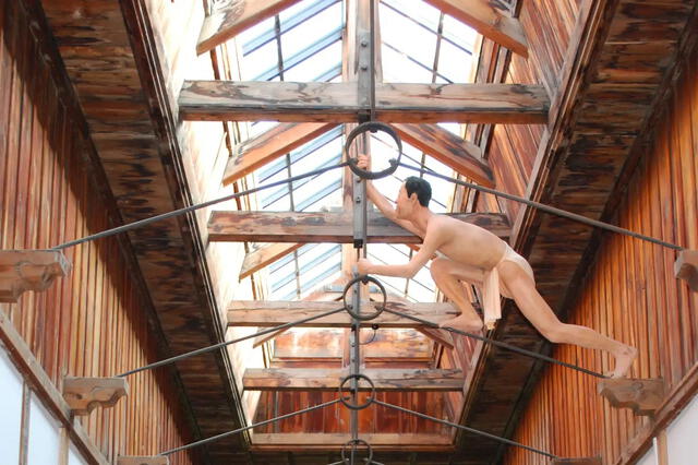 En la prisión de Abashari, se levantó una estatua que recrea su el escape de Yoshie Shiratori. Foto: Tokyo Weekender. En la prisión de Abashari, se levantó una estatua que recrea su el escape de Yoshie Shiratori. Foto: Tokyo Weekender.