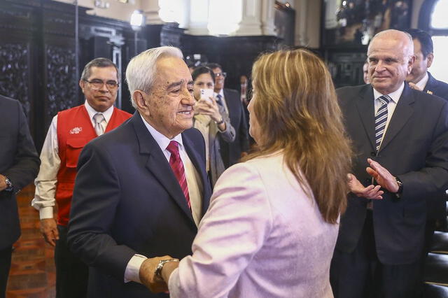  Juan Rivera Lazo estuvo presente en Palacio de Gobierno. Foto: Presidencia.   