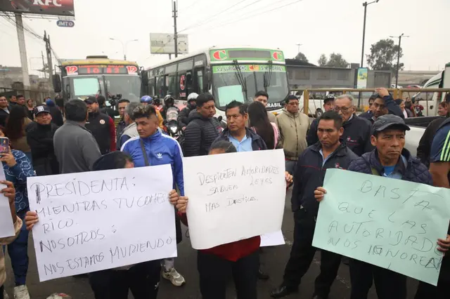 Manifestantes protestan por mayor seguridad. Foto: Carlos Félix Manifestantes protestan por mayor seguridad. Foto: Carlos Félix
