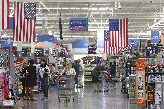 Rochester residents prepare for Memorial Day 2025 as stores adjust hours and the city honors veterans with a traditional parade. Photo: WROC TV Rochester residents prepare for Memorial Day 2025 as stores adjust hours and the city honors veterans with a traditional parade. Photo: WROC TV