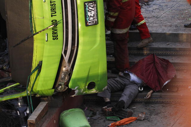 Cerro San Cristóbal: Impactante accidente deja 9 muertos y 36 heridos [FOTOS]
