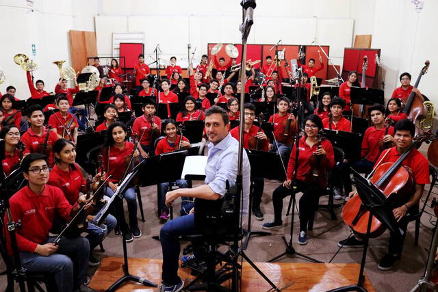 Juan Diego Flórez: Sinfonía por el Perú debuta con su primer disco navideño (FOTOS)